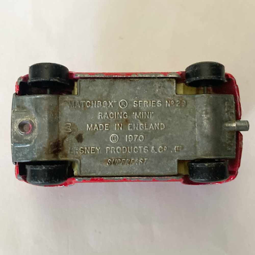 Matchbox | Superfast Racing Mini No 29 dunkelrot Cut Out Wheels - ohne Verpackung